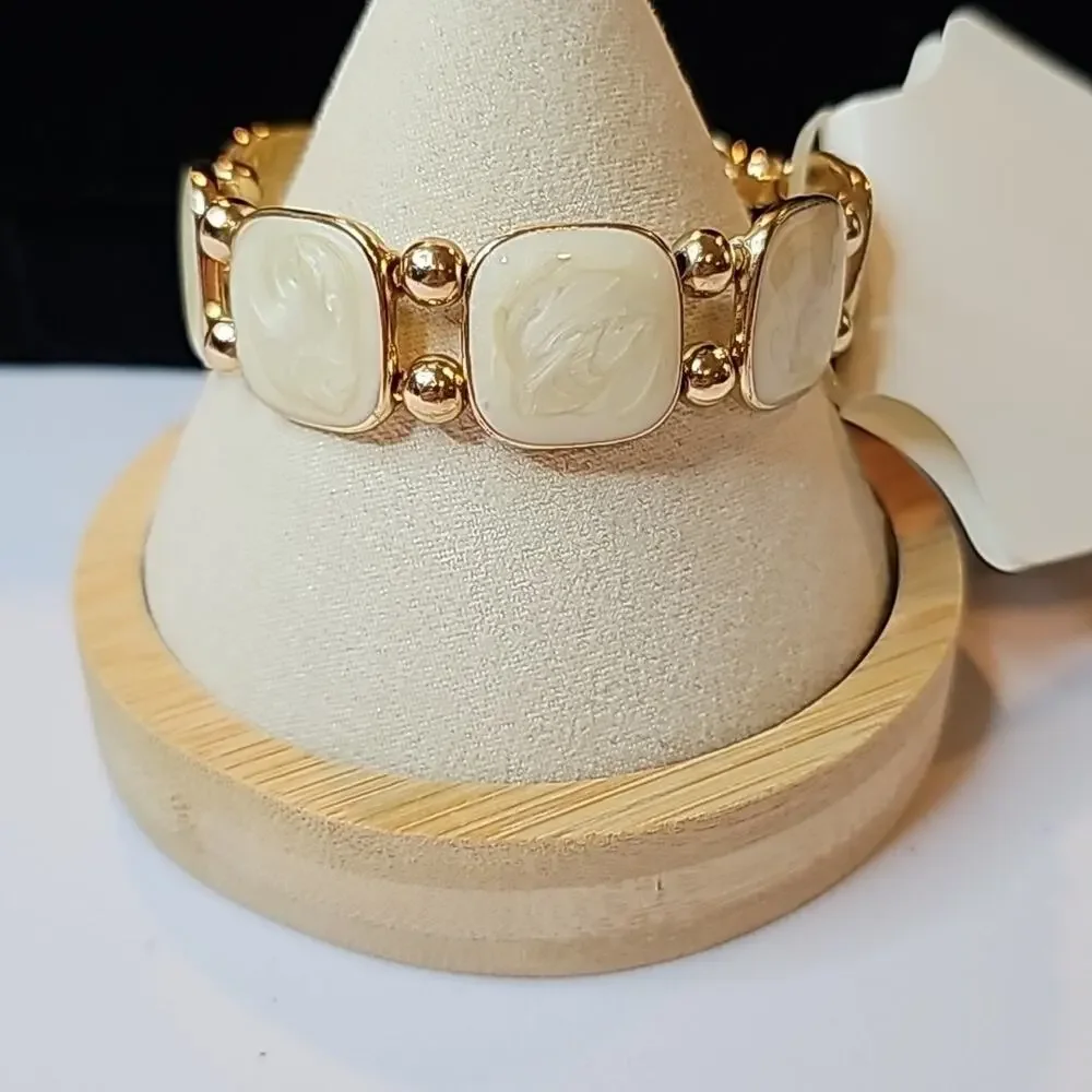 Stretch Bracelet with a swirled Cream and Gold Color, Gold Toned Beads N…